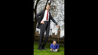 Tallest Man Meets Shortest Man - Guinness World Records