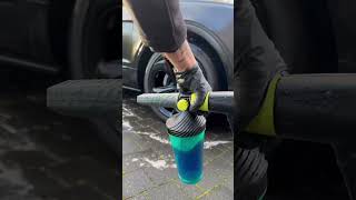 Satisfying Clean On A Bentley #Carcare #Satisfying #Shorts