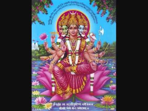 K.S Chitra Chottanikkara Amma Devotional song....Nindivyanaamamathennum...