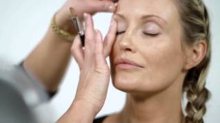 Tutoriel maquillage Illuminateur Regard Stroke of Light bareMinerals