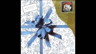 Watch Willie Nelson Here Comes Santa Claus video