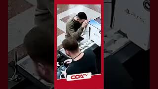 Alışveriş Sırasında Yaşanan Garip Anlar Kamerada Sevinçten Ağladı