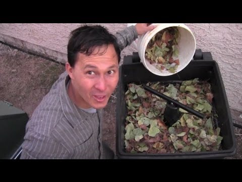 Toter Trash Can Continuous Flow Compost Bin Review - YouTube