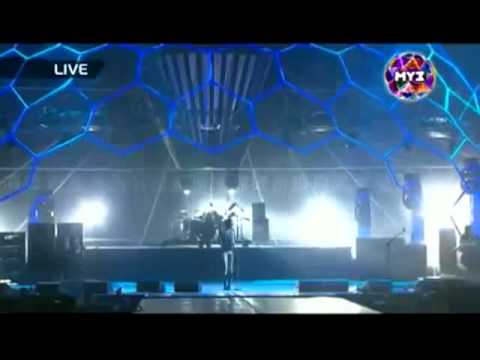 03.06.11 MUZ TV Awards - World behind my Wall