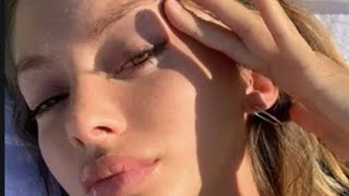 Mathilde Tantot T.é.t.o.n.s Apparents Sous Un Crop Top Moulant