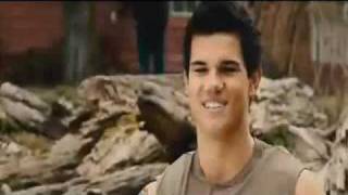 Official New Moon Trailer 2 - Meet Jacob Black