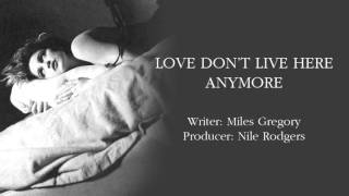 Watch Jimmy Nail Love Dont Live Here Anymore video
