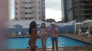 Desafio da piscina com amigas