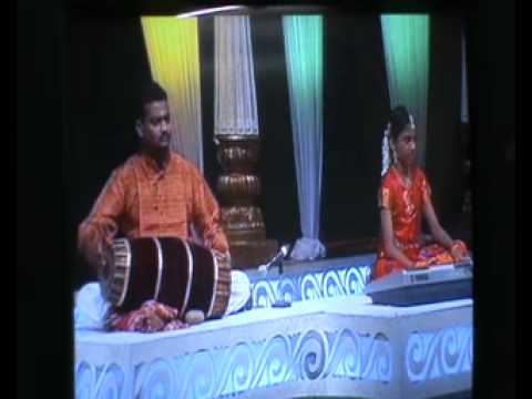V.G.Vigneshwar plays Bomma bomma tha on lord Vinayaka