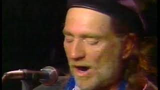 Watch Willie Nelson Mona Lisa video