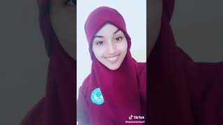 Beautiful Somali Girl Nailed Eyebrows Dance