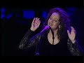 Perla Batalla sings Suzanne live in Spain