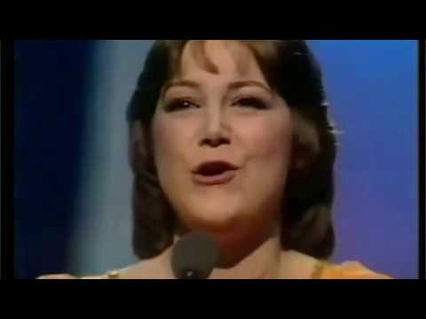 La Vie à Deux Video