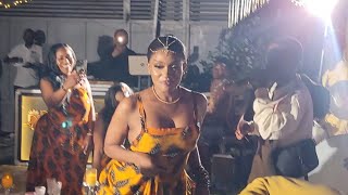 Utapenda Posh Queen Alivyomwaga Pesa Kwenye Kibao Kata Chake