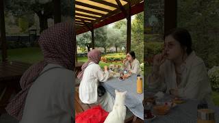 Pazar Kahvaltısının Tadını Anne-Kızlar Çıkardı