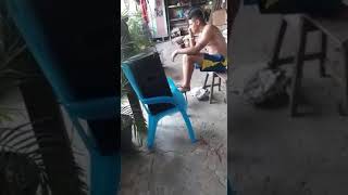 Ligação De Mulher, Homem Quebra O Celular.