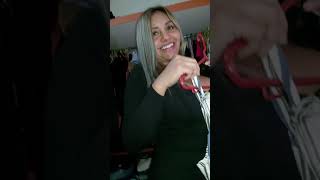 Karla Marquinez Mostrando La Ropa Que Nunca Se Puesto