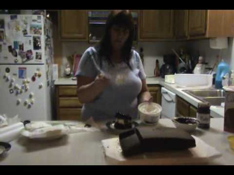 Hot Fudge Cake & Ice-Cream Sandwiches.wmv