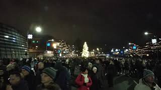 Видео Новогодние гуляния на Набережной 11 Ноября в Риге от Valery Laptev, набережная 11 Ноября, Рига, Латвия