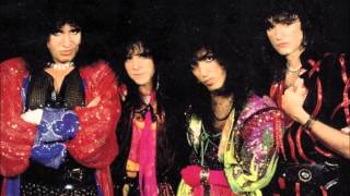 Watch Kiss Any Way You Slice It video