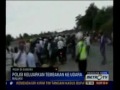 Pendukung Bupati Aru Ribut Dengan Polisi images Pendukung Bupati Aru Ribut Dengan Polisi