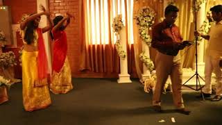 2018 Sri Lankan Surprise Dance By School Friends In Hashini & Rawidus Wedding