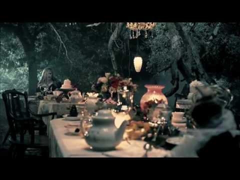 avril lavigne underground dress. Avril Lavigne - #39;Alice [Underground]#39; Official MV (HQ).flv