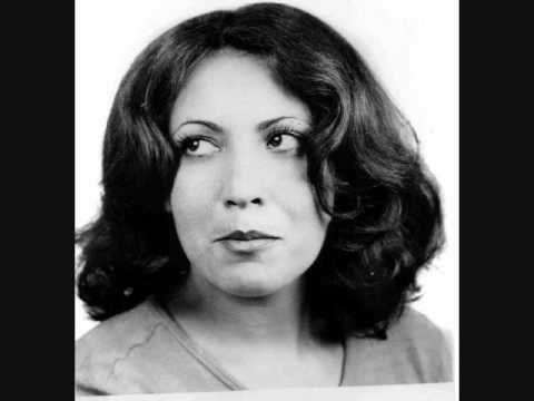 La chanteuse Algérienne Teldja ( Salah Ezzine )