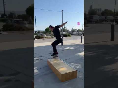 Sunday skate session ‼️🛹  #skateclipsdaily #curb kicker #funbox #skateboardingisfun #skate