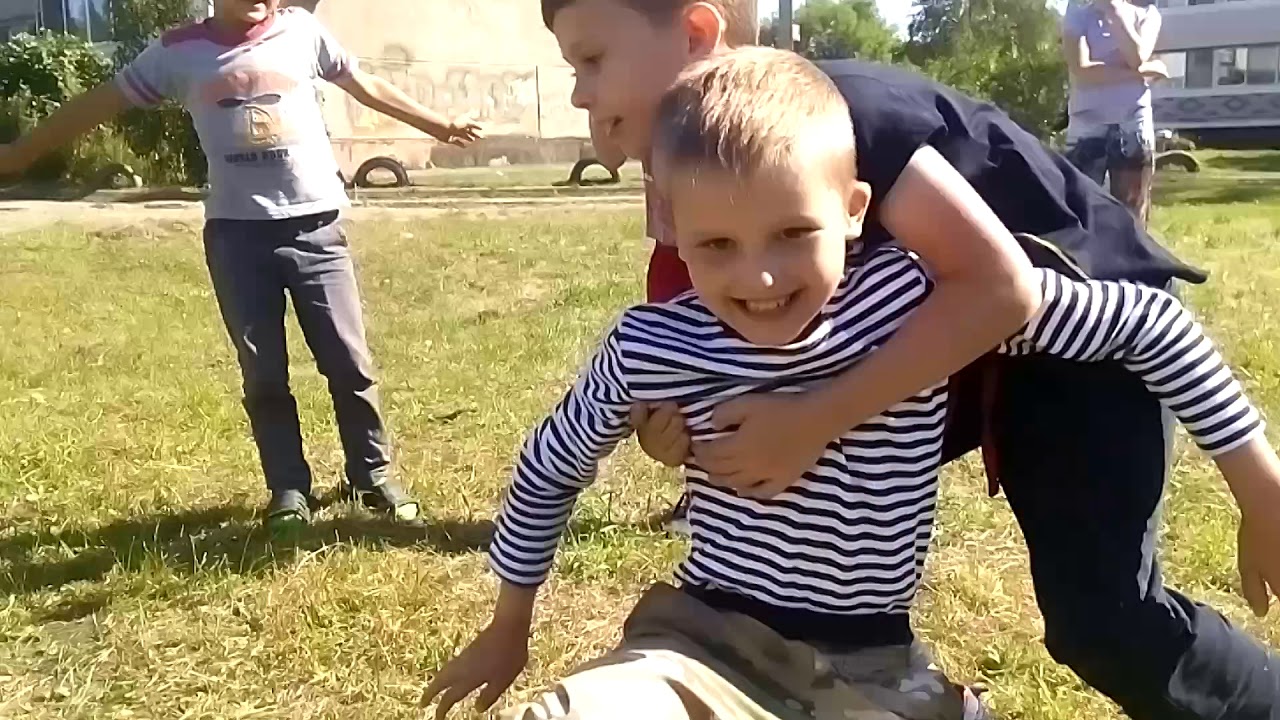Малолетке устроили жесткий фистинг