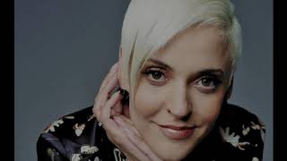 Watch Mariza Caprichosa video