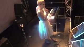 Gamine - Hush (Live)