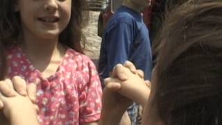 Watch Cedarmont Kids London Bridge split Track video