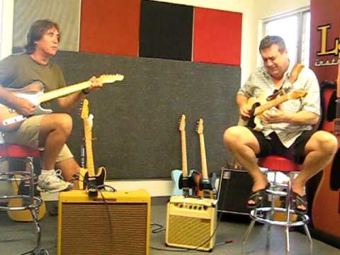 Carl Verheyen and Steve Trovato jamming in the Lounge Killerbalken at LsL Instruments