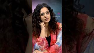 Nithya Menon Hot Cleavage Show