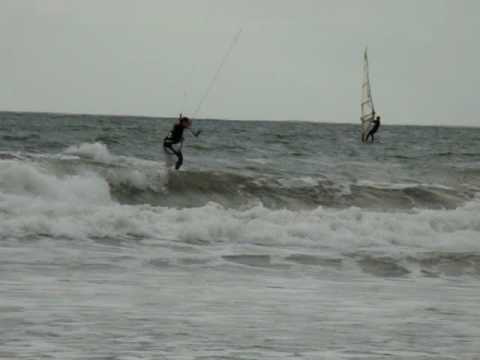 Kite Surfing Kite Surfers Cruise Along Pacific Beach