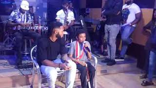 Flavour And Semah The Blind Boy Worshiping With Lesvibe Plus Back Up Singers...