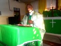 Padre Steven Siwa akihubiri kanisa Anglikana Mt. Mathayo Majohe Dsm tar 26Feb2017