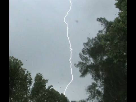 LIGHTNING False Step Leader Close Strike HD