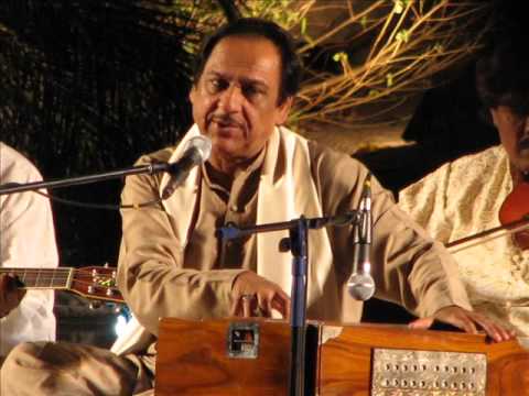 Ghulam Ali - Hungama Hai Kyun Barpa. Complete stereo high quality...