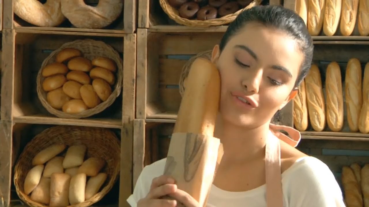 Московская чикса минетом будит друга чтобы тот сходил за хлебом - секс порно видео