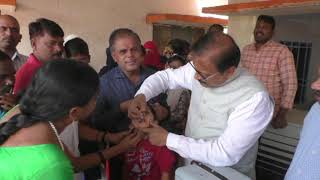 Kurnool YSRCP MP Sanjeev Kumar in Pulse polio program