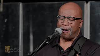 Rufus performing Rescue the Perishing at 4thFridays
