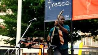 How a guitar player should end every single song