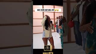 Woman Takes Her Wig Off During Dating Show