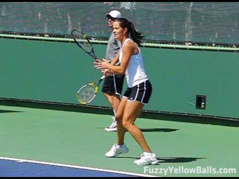 Ana イバノビッチ hitting Forehands in Slow Motion