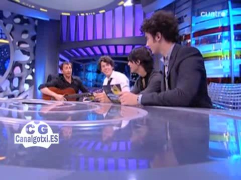 Jonas Brothers Learn Spanish Song