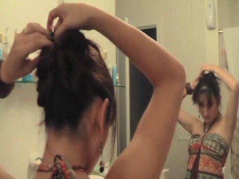 Tags: hair bun tutorial Fall 2008 trend updo beauty style hairstyle hairdo 