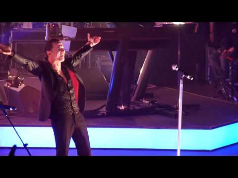 IN CHAINS 2010-02-17 RAH Depeche Mode live in London