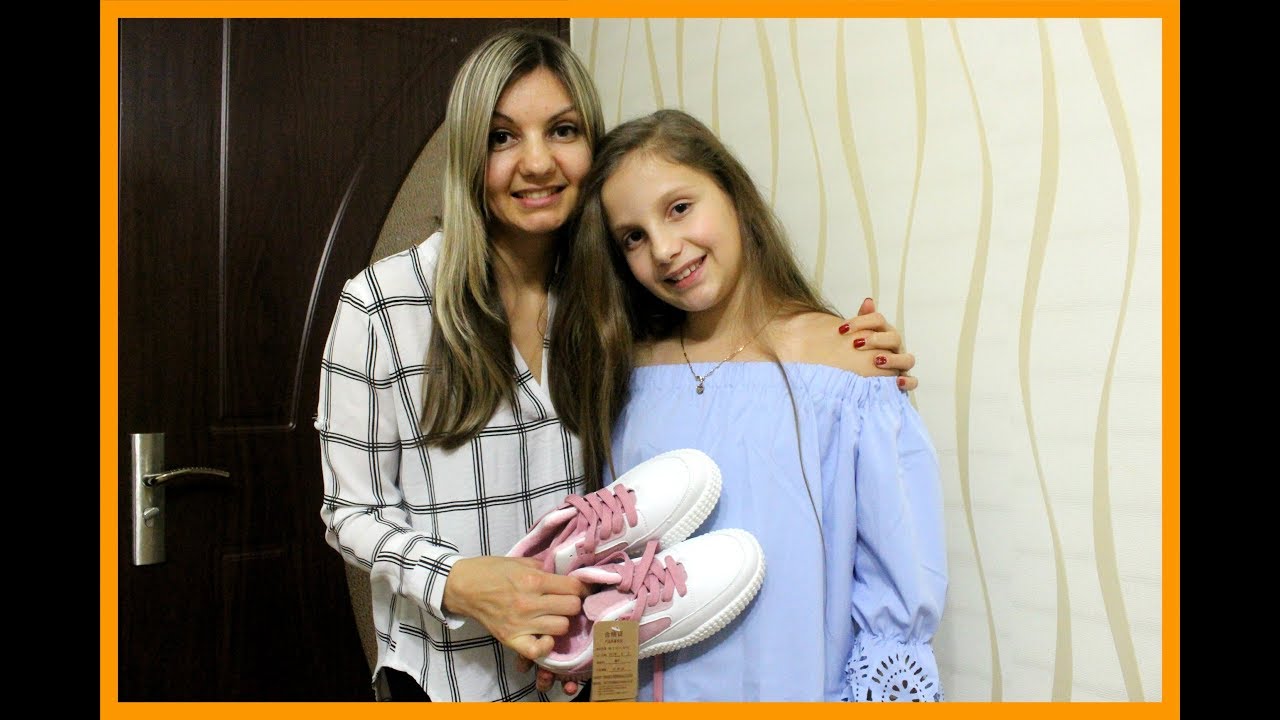 Николь в гостях у подруги